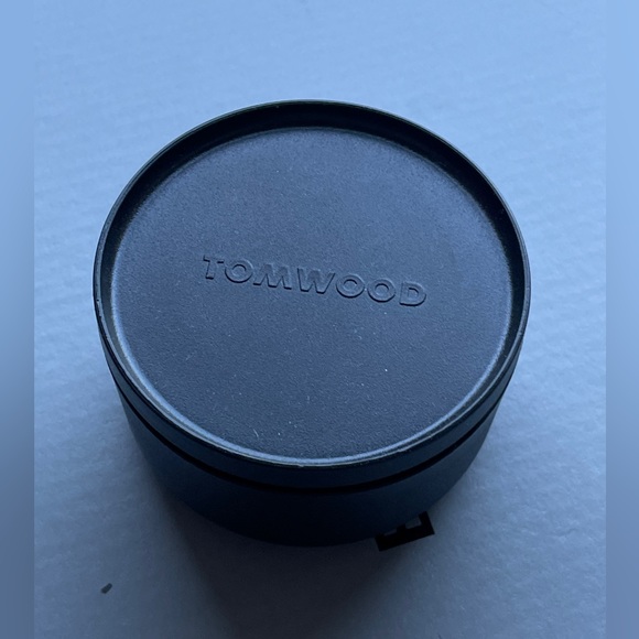 NEW 10.75 US Tom Wood split gate 9 Kt Satin Gold Diamond ring - Picture 12 of 15